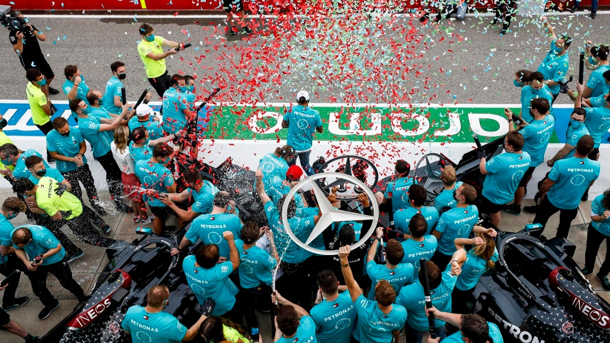Axalta congratulates the Mercedes-AMG Petronas Formula One Team and Lewis #HAMIL7ON on making #HIS7ORY