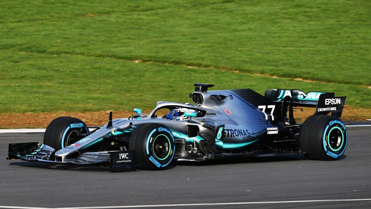 New season, new colour for Axalta and Mercedes-AMG Petronas Motorsport 